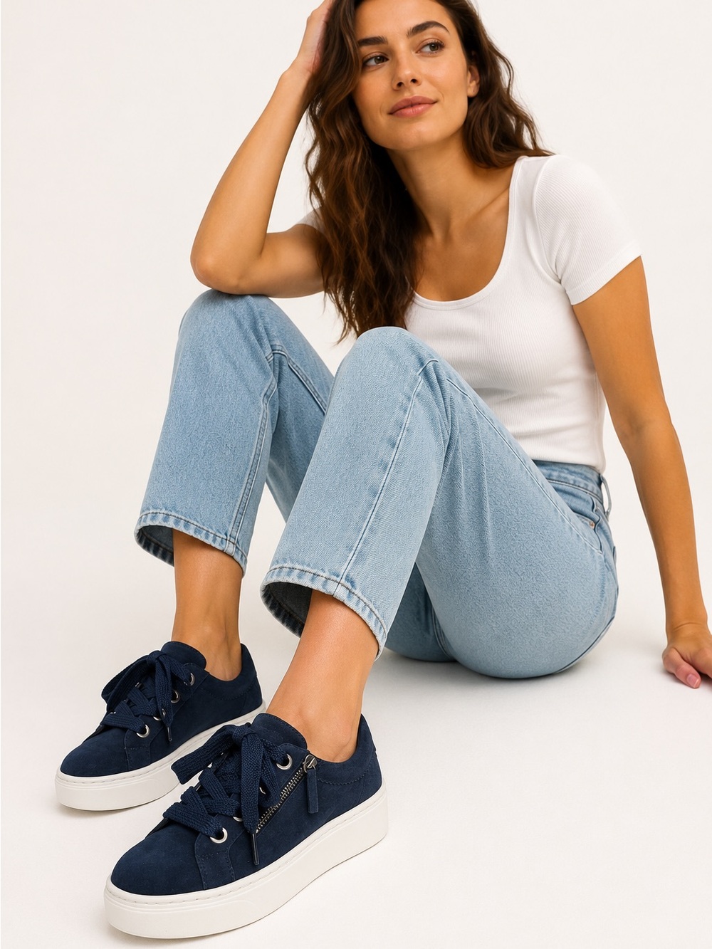 NWT Aetrex Navy Suede Platform Sneakers with Side Zippers Women’s Size 8,5
